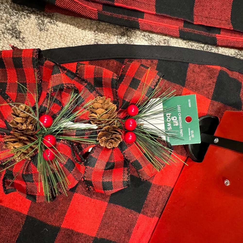Christmas Decor Bundle - Picture 4 of 11